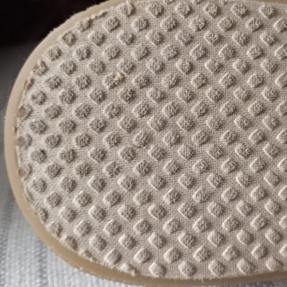 'TOMS' ALPERGATA Size 8 Faux Shearling Flats EUC - Picture 9 of 16